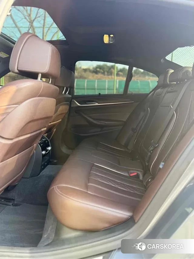 BMW 5 Series (G30) 2018 Цвет галактики из Кореи, фото 5