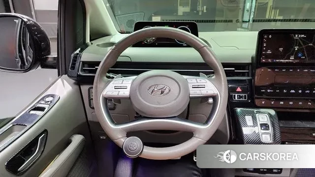 Hyundai Staria 2022 Черный из Кореи, фото 5