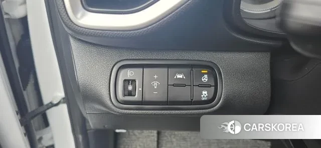 Hyundai Venue 2022 Белый из Кореи, фото 5