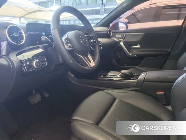 Mercedes-Benz Class A 2023 Красный из Китая, фото 5
