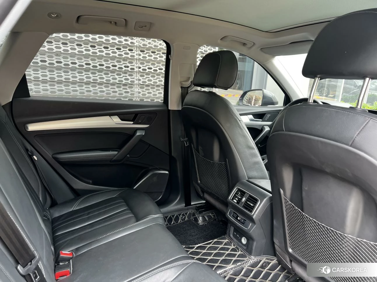 Audi Q5L 2020 Серебристо-серый из Китая, фото 5