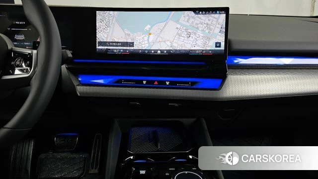 BMW 5 Series (G60) 2025 Белый из Кореи, фото 5