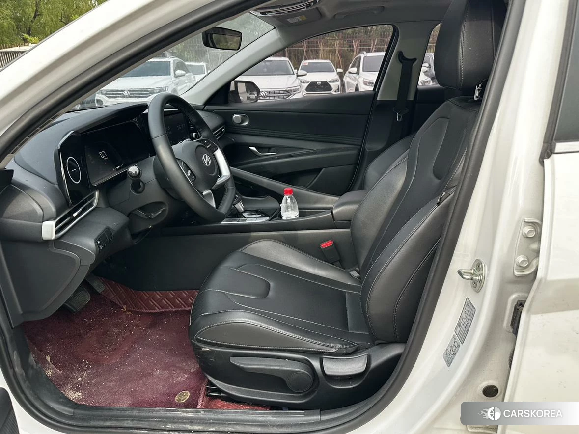 Hyundai Elantra 2023 Белый из Китая, фото 5