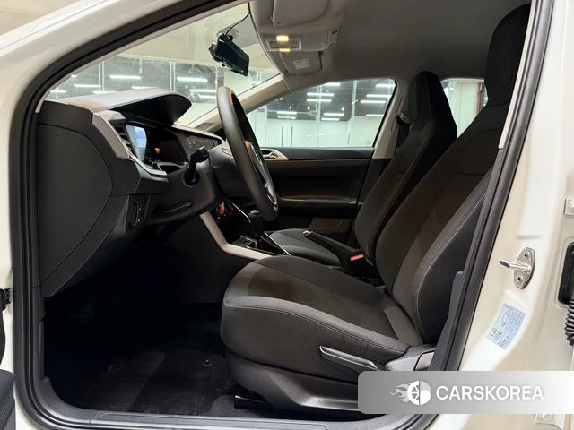 Volkswagen Polo 2023 Белый из Китая, фото 5