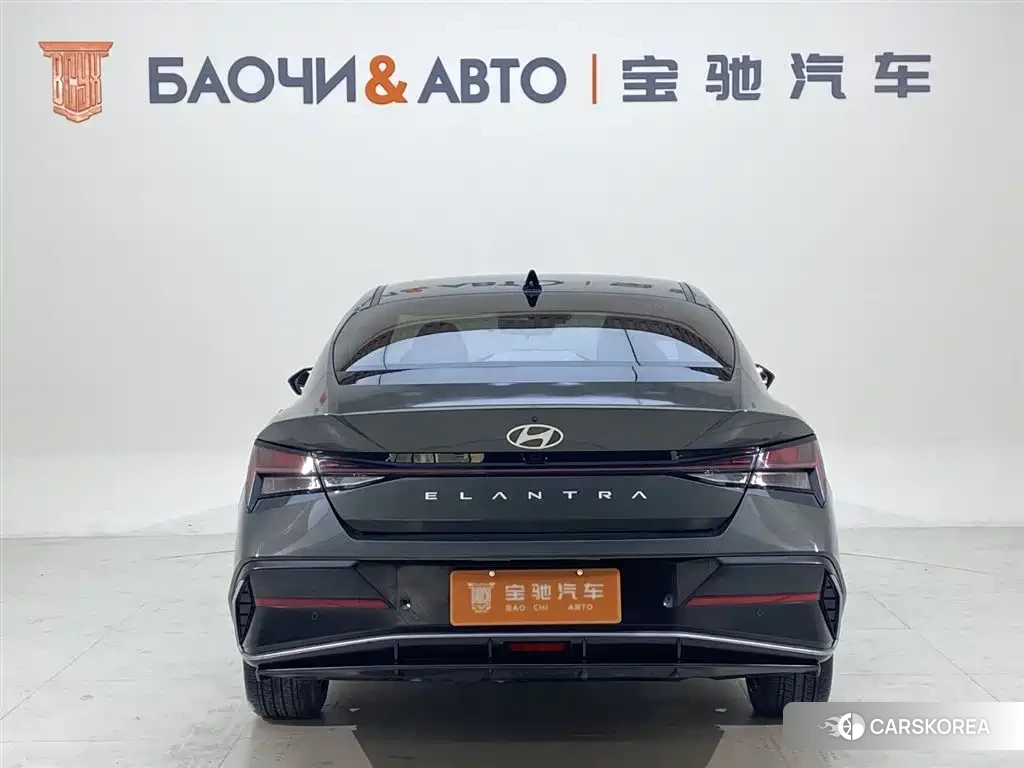 Hyundai Elantra 2023 Silver/gray из Китая, фото 5
