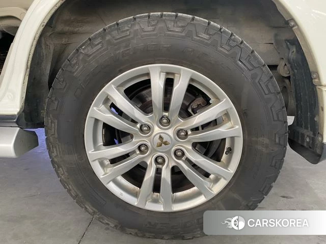 Mitsubishi  Pajero (imported) 2019 Белый из Китая, фото 5