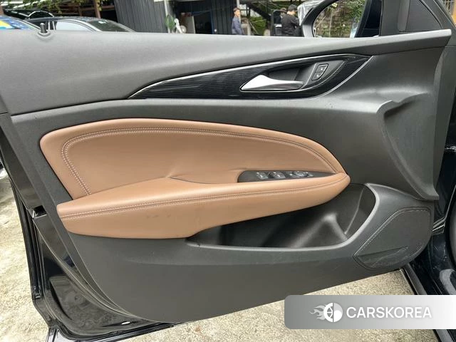 Buick Regal 2023 Черный из Китая, фото 5