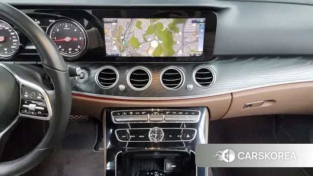 Mercedes-Benz E-Class W213 2020 Белый из Кореи, фото 5