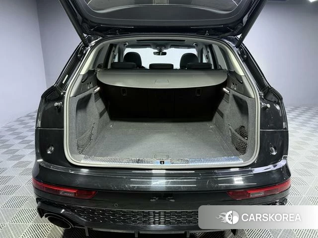 Audi Q5L 2022 Черный из Китая, фото 5