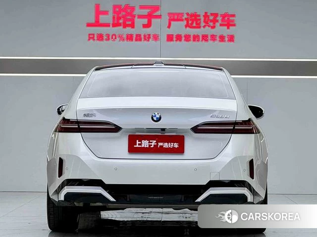 BMW 5 series 2025 Белый из Китая, фото 5