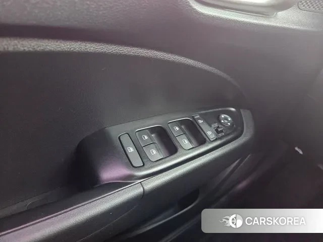 Hyundai Venue 2019 Белый из Кореи, фото 5