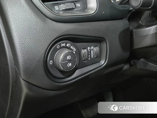 Jeep Renegade 2023 Черный из Кореи, фото 5