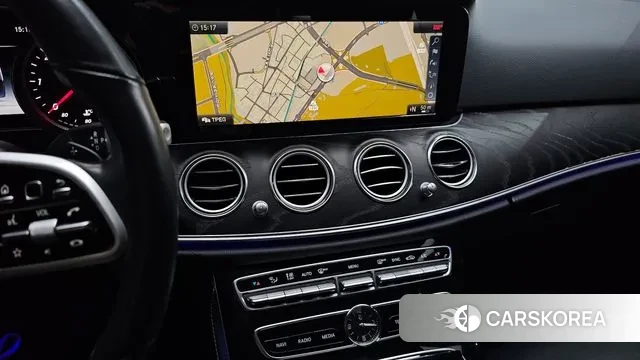 Mercedes-Benz E-Class W213 2018 Белый из Кореи, фото 5