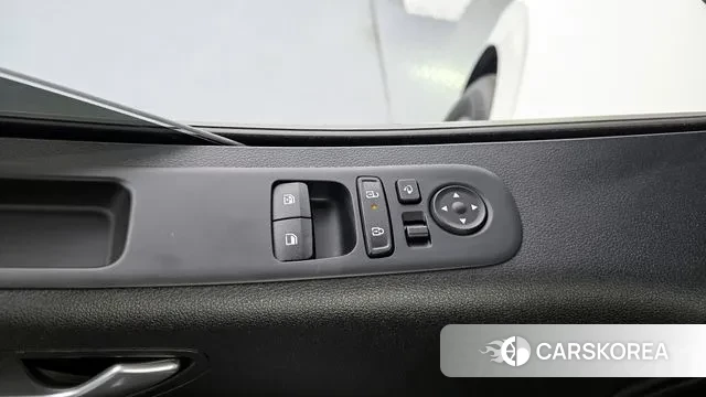 Hyundai Staria 2025 Белый из Кореи, фото 5