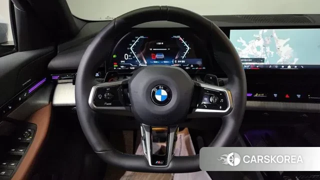 BMW 5 Series (G60) 2023 Цвет галактики из Кореи, фото 5