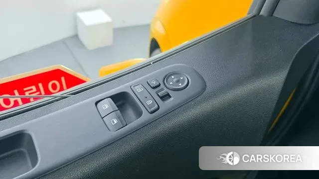 Hyundai Staria 2021 Желтый из Кореи, фото 5