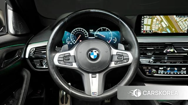BMW 5 Series (G30) 2019 Белый из Кореи, фото 5