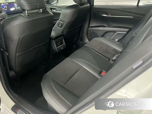 Toyota Camry 2024 Белый из Китая, фото 5