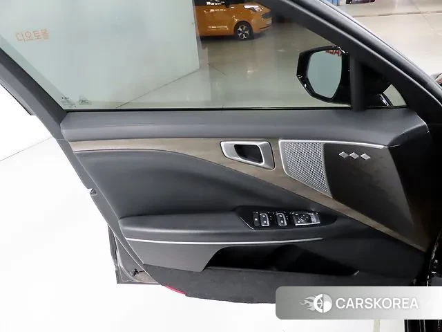 Kia K8 2023 Черный из Кореи, фото 5