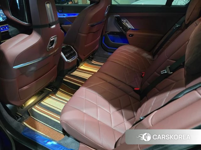 BMW 7 Series (G70) 2025 Черный из Кореи, фото 5