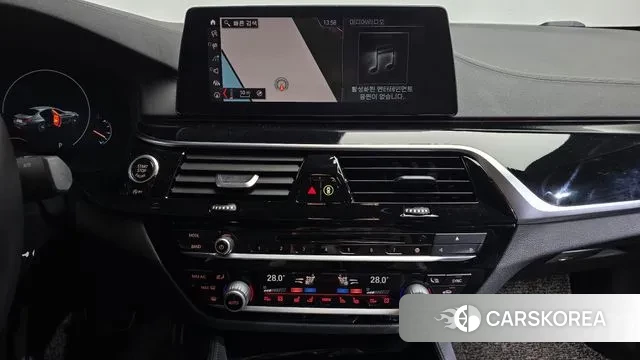 BMW 5 Series (G30) 2019 Белый из Кореи, фото 5