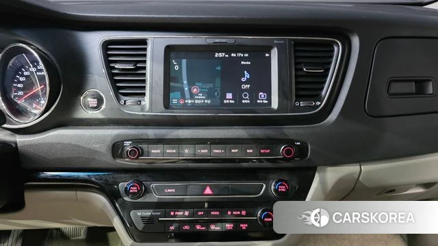 Kia The New Carnival 2018 Белый из Кореи, фото 5