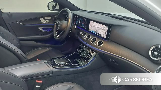 Mercedes-Benz E-Class W213 2021 Белый из Кореи, фото 5