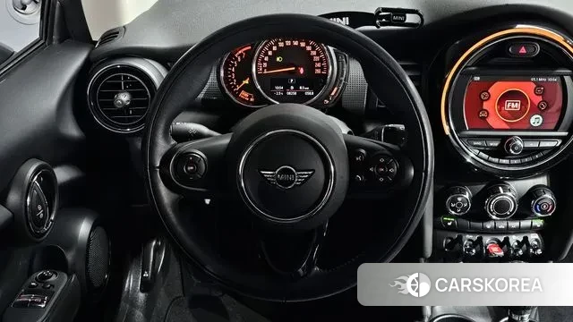 Mini Cooper 2018 Коричневый из Кореи, фото 5