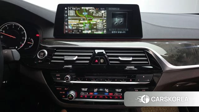 BMW 5 Series (G30) 2018 Белый из Кореи, фото 5