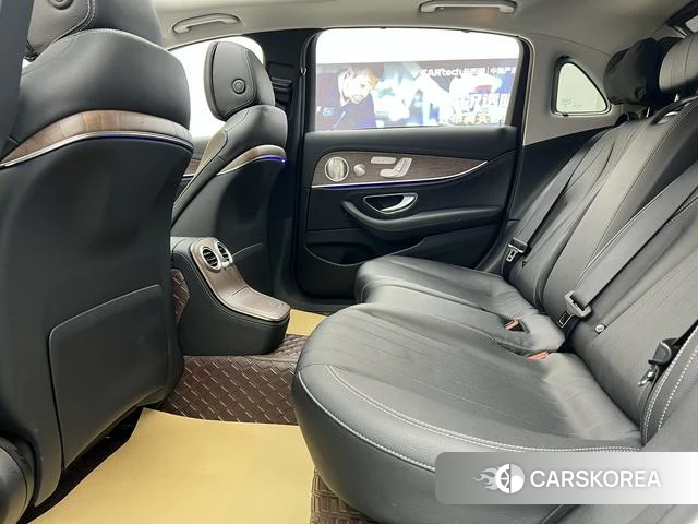 Mercedes-Benz E-class 2023 Белый из Китая, фото 5