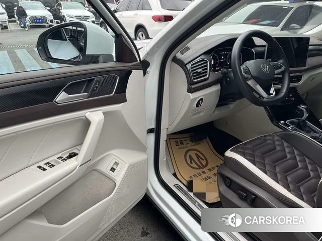 Volkswagen Tanyue 2022 Белый из Китая, фото 5