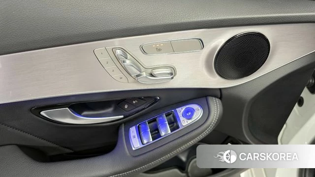 Mercedes-Benz C-Class W205 2021 Белый из Кореи, фото 5