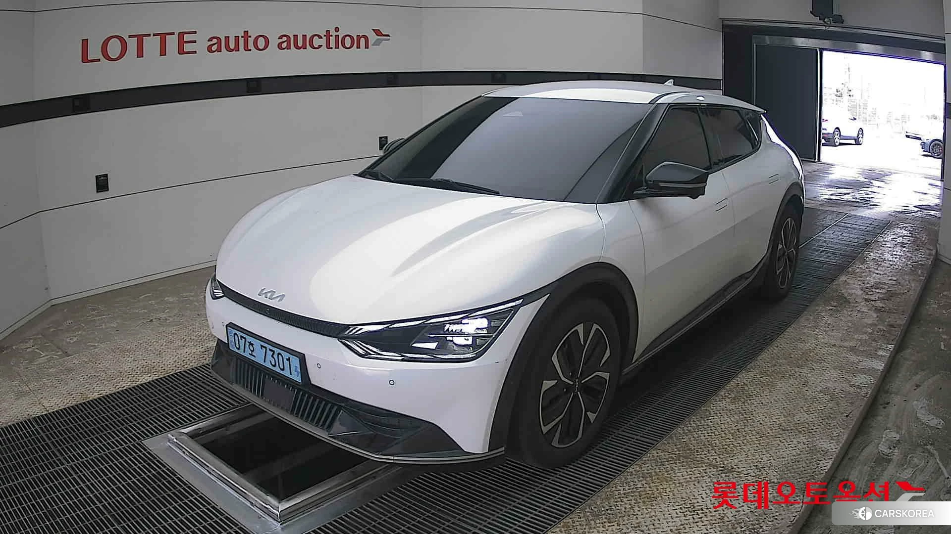 Kia EV6 2022 Snow White Pearl из Кореи, фото 5