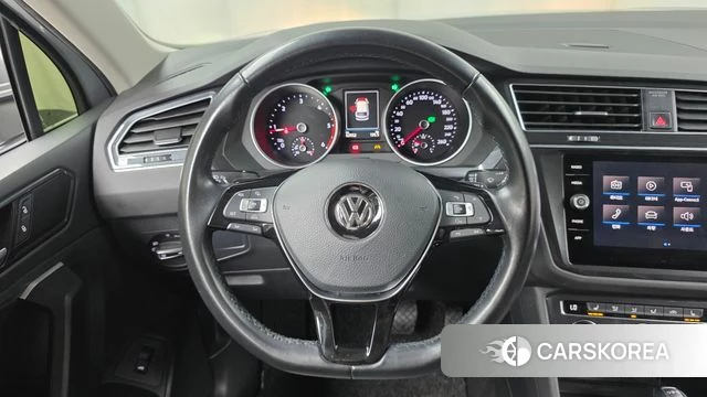 Volkswagen Tiguan second Generation 2018 Серебряный из Кореи, фото 5