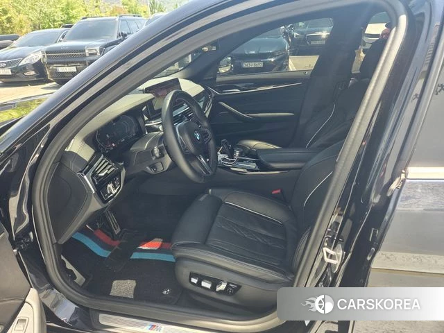 BMW 5 Series (G30) 2022 Черный из Кореи, фото 5