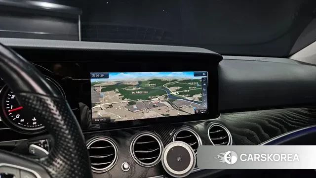 Mercedes-Benz E-Class W213 2018 Серебряный из Кореи, фото 5