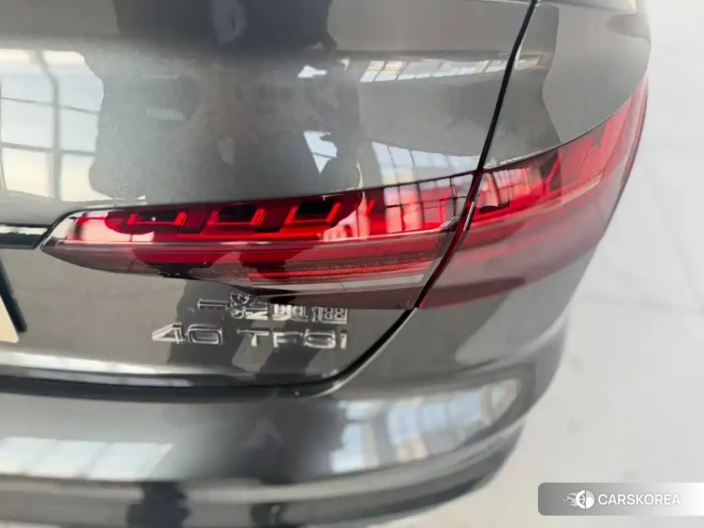 Audi A4L 2025 Silver/gray из Китая, фото 5