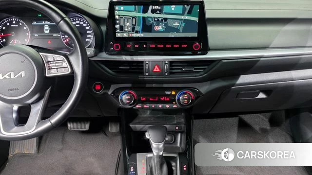 Kia The New K3 2nd generation 2022 Белый из Кореи, фото 5