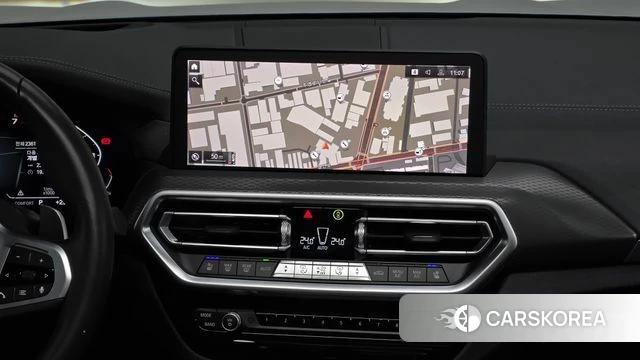 BMW X3 (G01) 2024 Светло-серебряный цвет из Кореи, фото 5