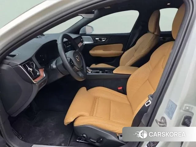 Volvo V60 Cross-Country 2nd Generation 2025 Белый из Кореи, фото 5