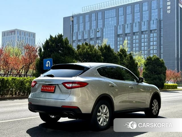 Maserati Levante 2019 Серебристо-серый из Китая, фото 5