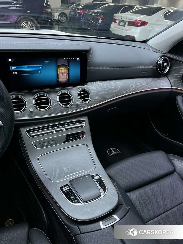 Mercedes-Benz E-class 2021 Белый из Китая, фото 5