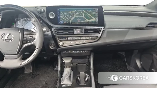 Lexus ES300h 7th generation 2025 Белый из Кореи, фото 5