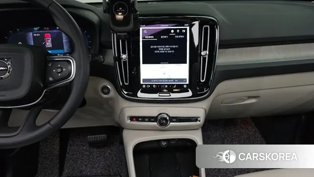 Volvo XC40 2023 Белый из Кореи, фото 5