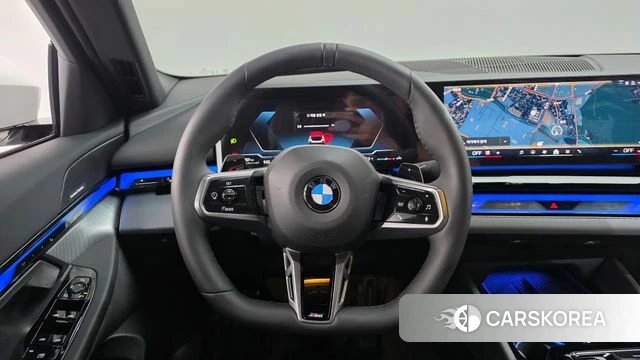 BMW 5 Series (G60) 2025 Белый из Кореи, фото 5