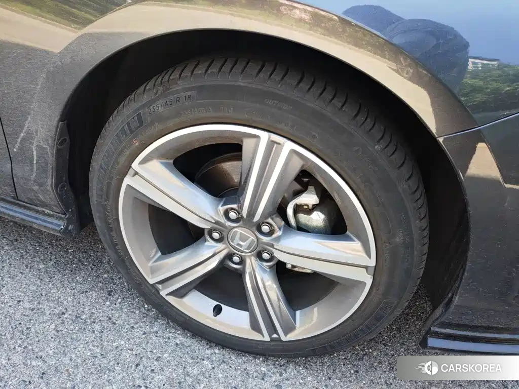 Honda Accord 2023 Silver/gray из Китая, фото 5