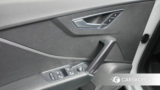 Audi Q2 2023 Белый из Кореи, фото 5