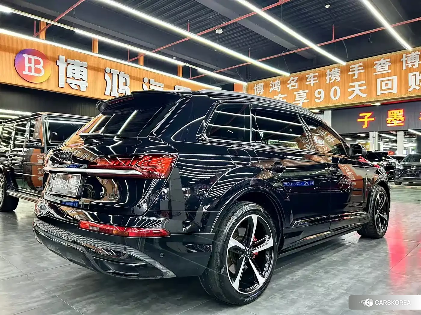 Audi Q7 2021 Черный из Китая, фото 5