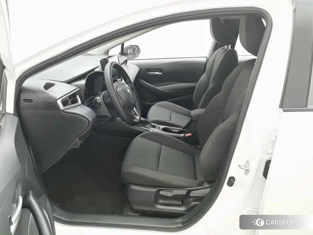 Toyota Levin 2024 Белый из Китая, фото 5