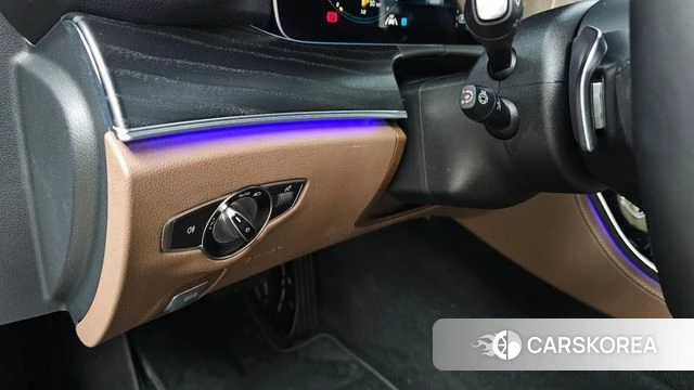 Mercedes-Benz E-Class W213 2023 Черный из Кореи, фото 5